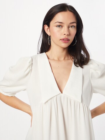 Robe 'ALAIA' OBJECT en blanc