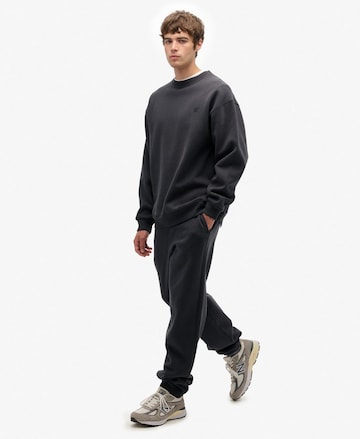 Effilé Pantalon Superdry en gris