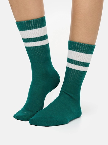 Nur Die Freizeitsocken ' Statement Socken mit Stickerei ' in Grün: Vorderseite