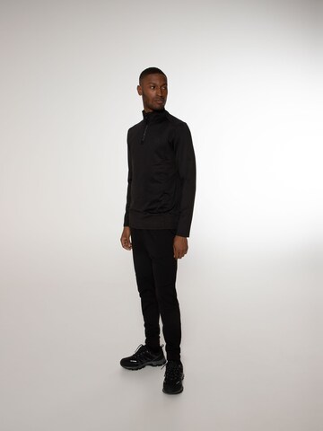 PROTEST Sportsweatshirt 'REWILL' in Schwarz: Vorderseite