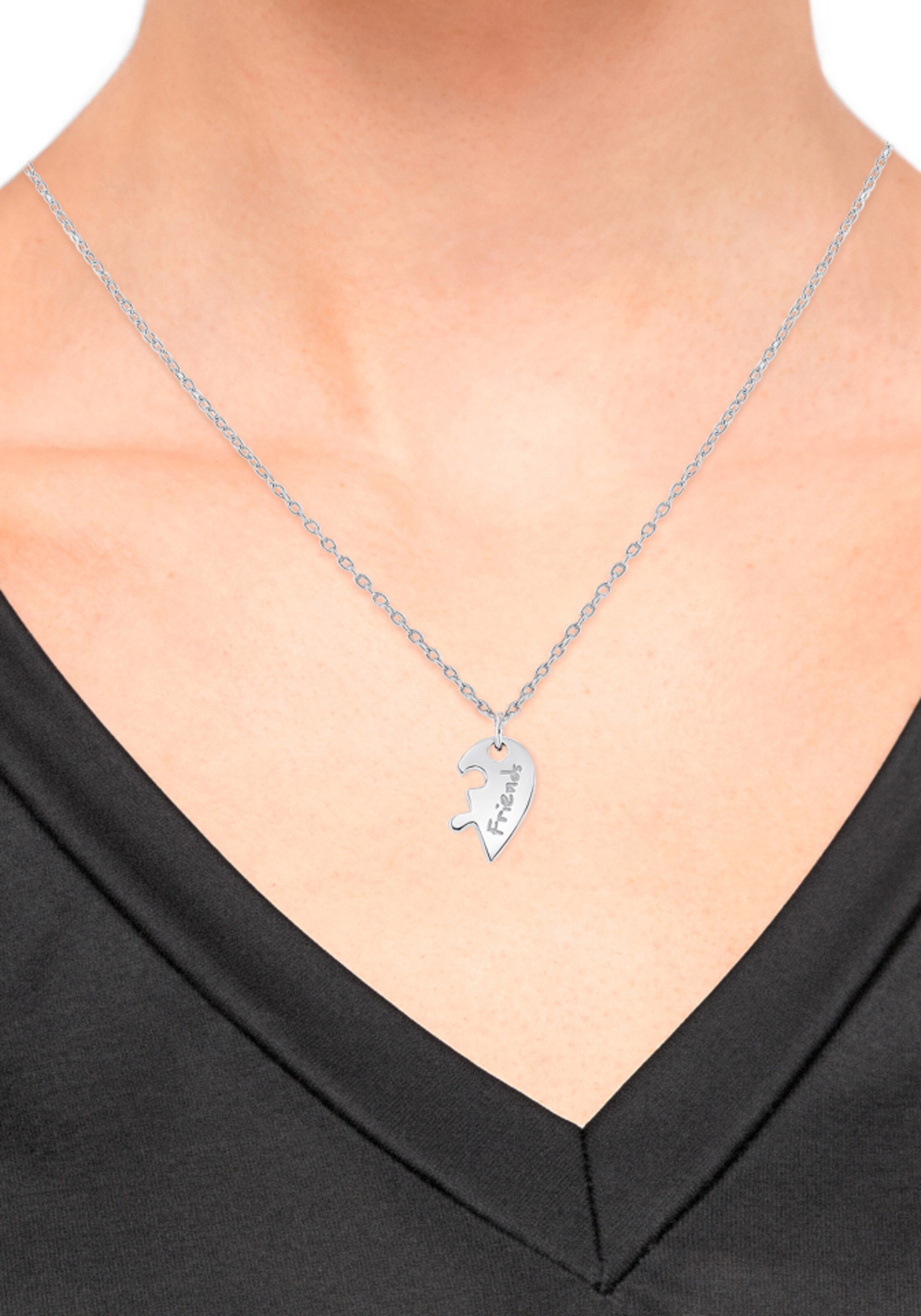 s.Oliver Necklace in Silver: front