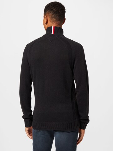 TOMMY HILFIGER Sweater in Black