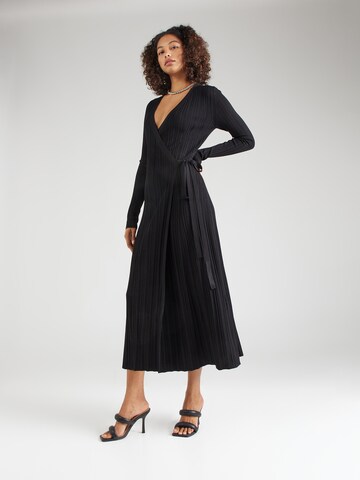 IVY OAK Stickad klänning 'Kloe' i svart: framsida