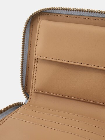 GUESS Wallet 'Cresidia' in Blue