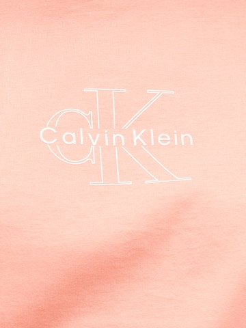 Tricou 'CLASSIC SEASONAL' de la Calvin Klein Jeans pe roșu