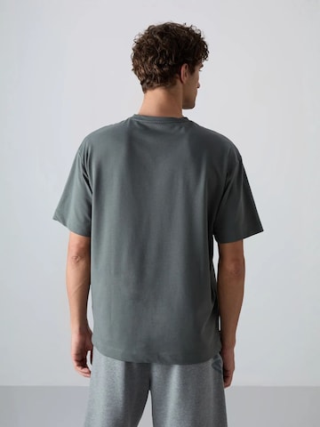 Tommy Life Shirt in Grey