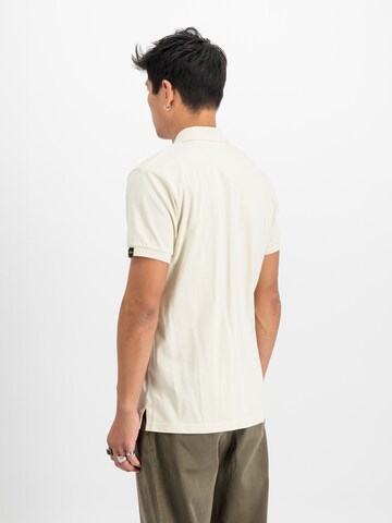 ALPHA INDUSTRIES Футболка в Белый