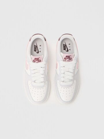 Baskets basses 'AIR FORCE 1 '07' Nike Sportswear en blanc