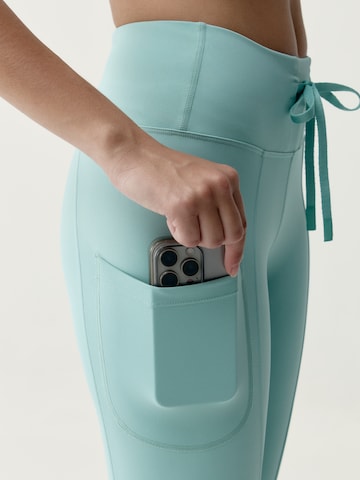 Skinny Pantalon de sport 'Ariadna' Born en bleu