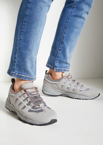 Authentic Le Jogger Sneakers in Grey