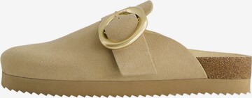 Bershka Slippers in Beige