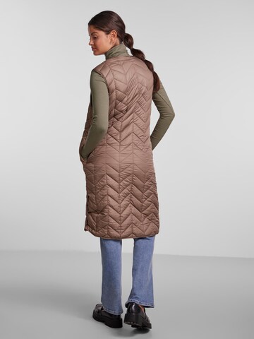 Gilet 'Fawn' PIECES en marron