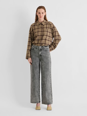 ROUGE EDIT Regular Jeans in Grau