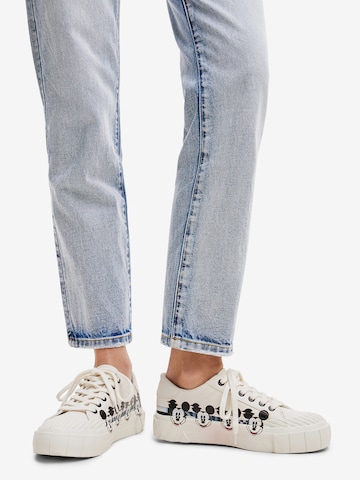 Desigual Sneakers in White: front