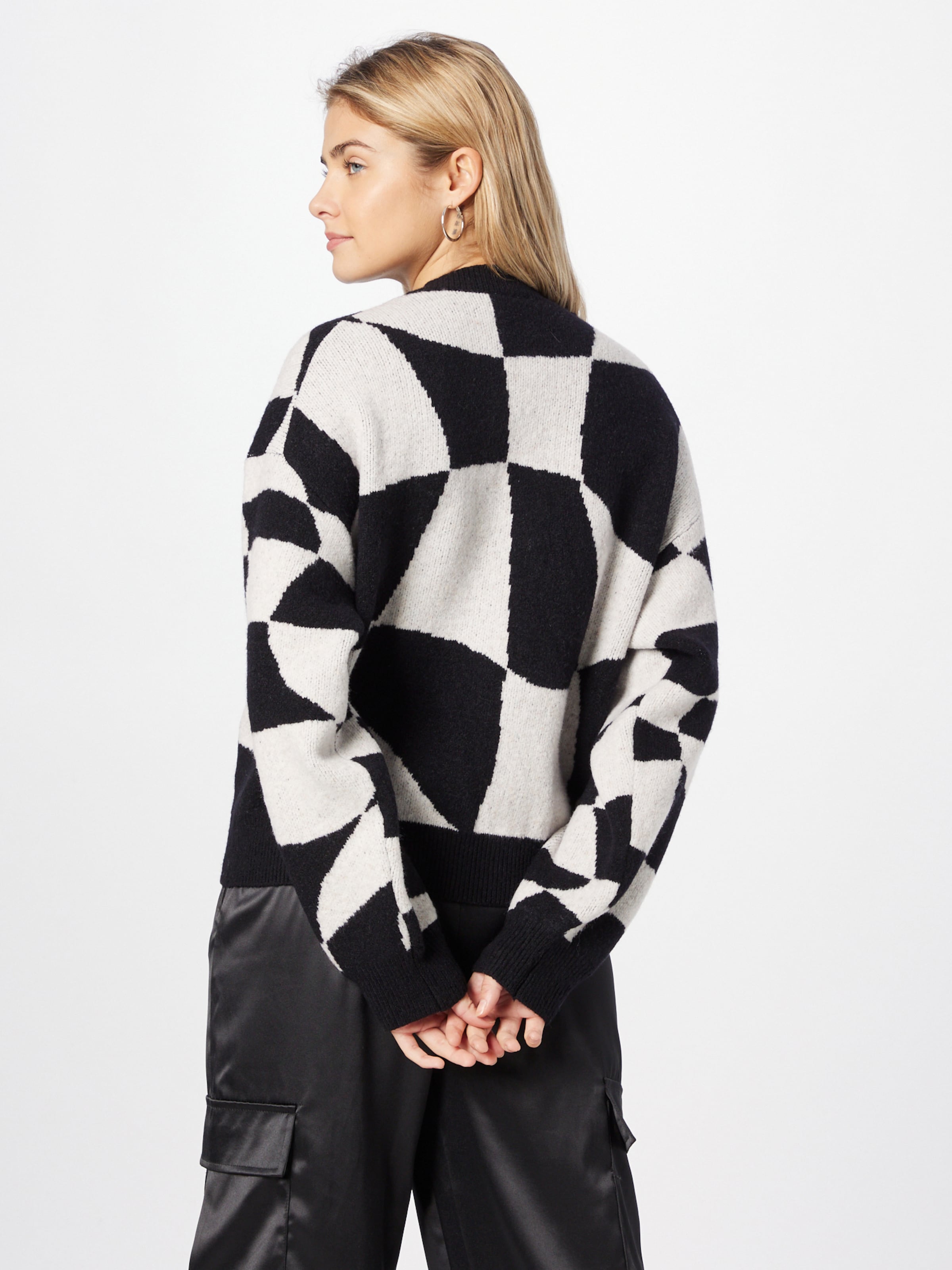 WEEKDAY Sweater Aggie in Black ABOUT YOU