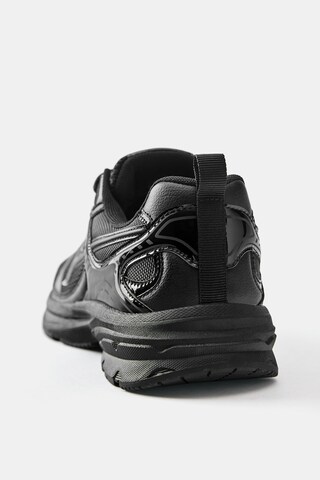 Sneaker bassa di Pull&Bear in nero