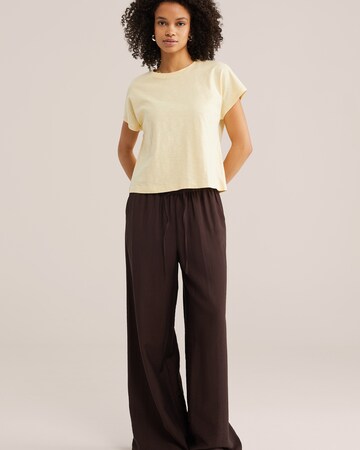 Tricou de la WE Fashion pe galben