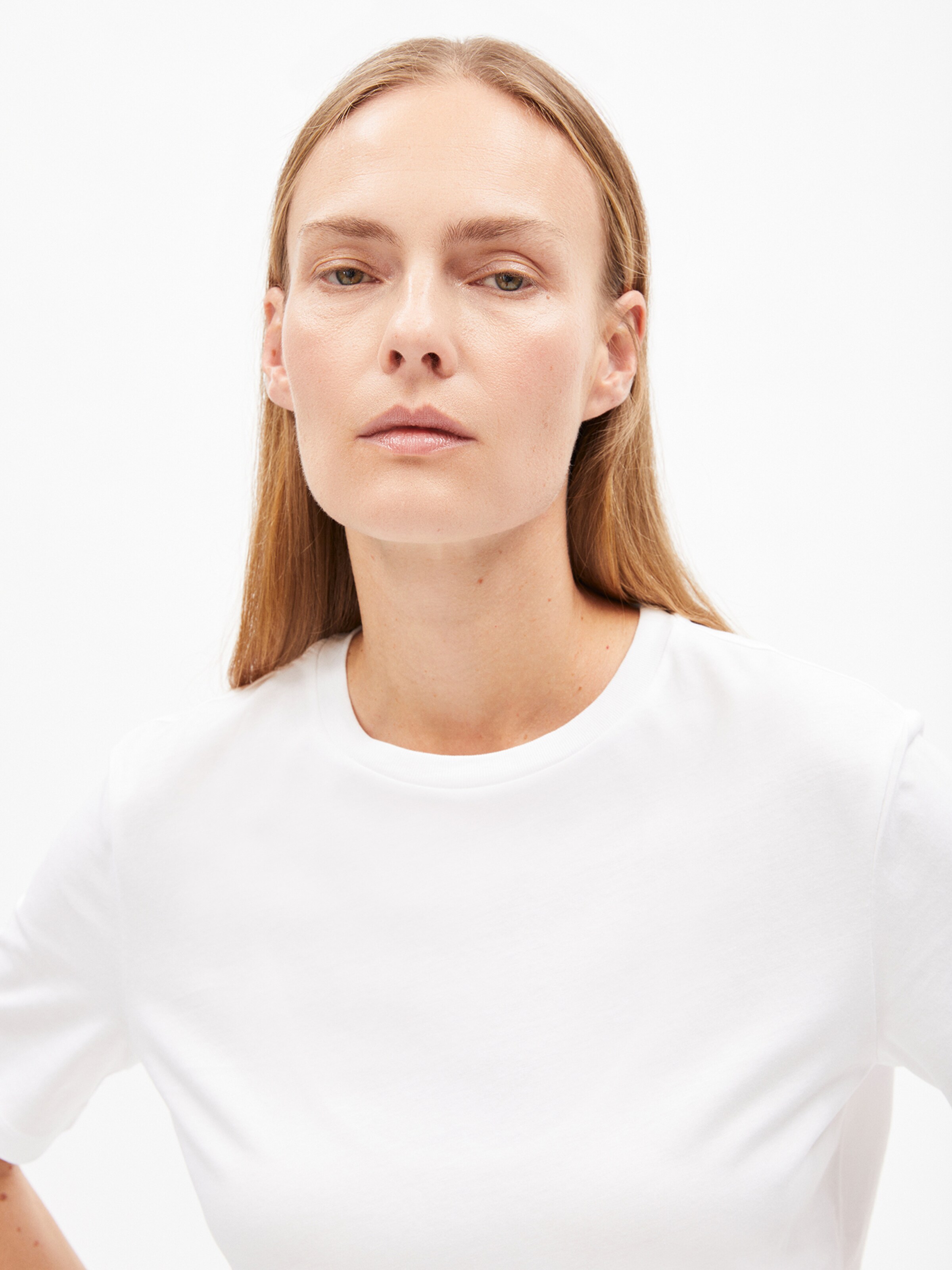 ARMEDANGELS Shirt ' LUALAA ' in Wit: voorkant