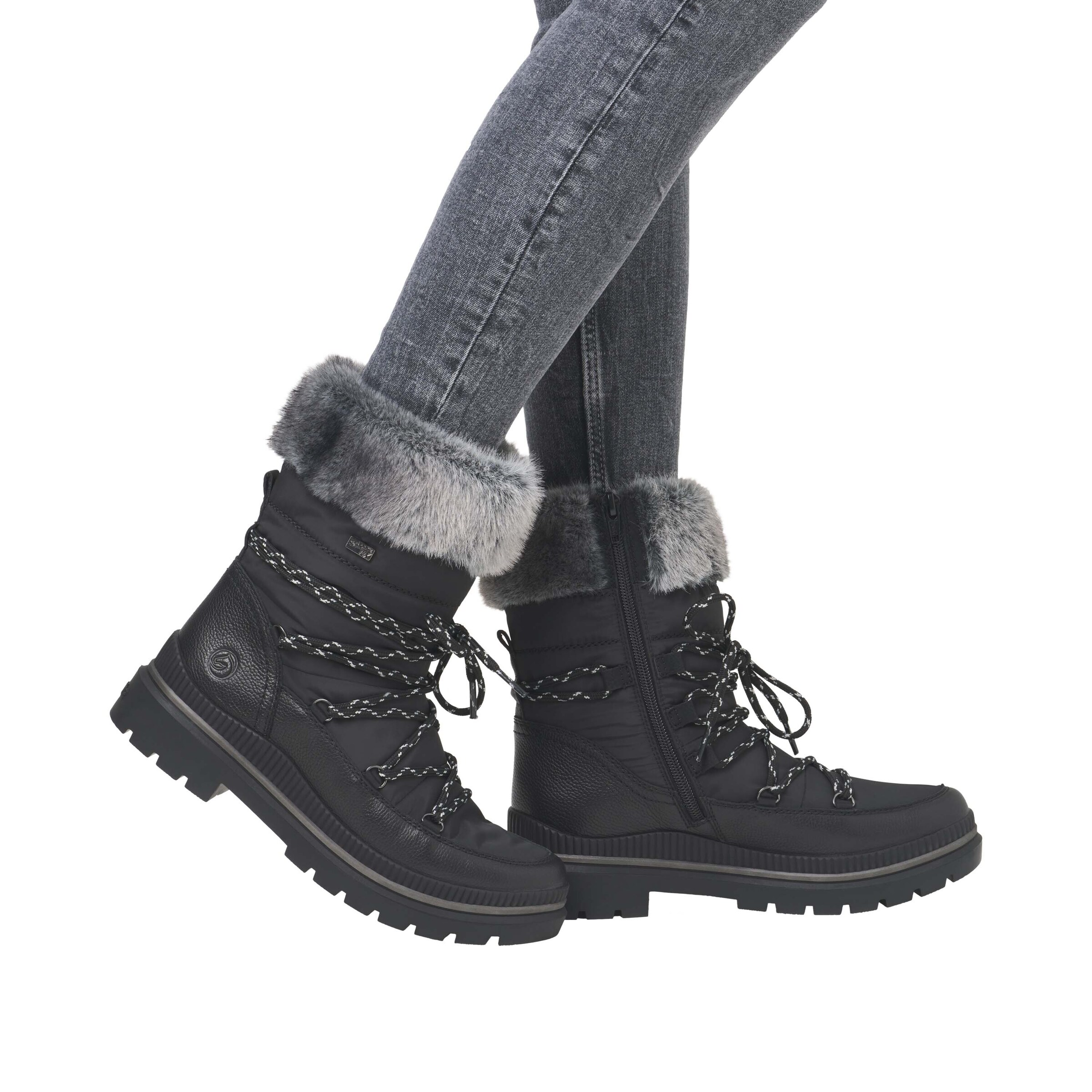 REMONTE Snow Boots in Black: front