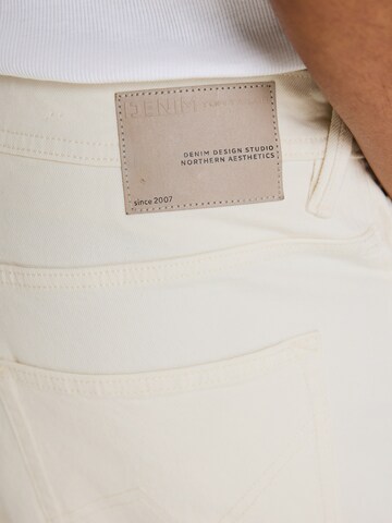 TOM TAILOR DENIM Loose fit Jeans 'Waylen' in White