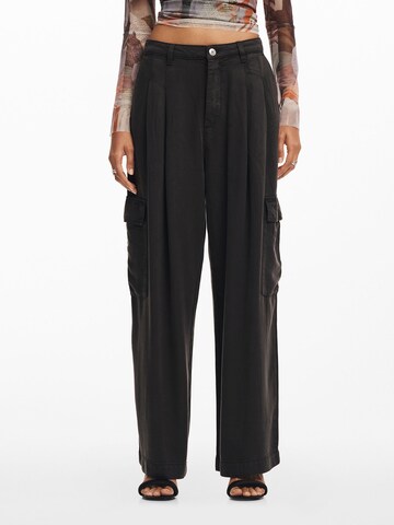 Wide leg Pantaloni cargo di Desigual in nero: frontale