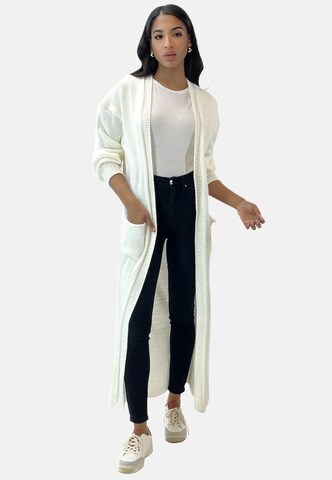 Elara Knitted coat in White: front