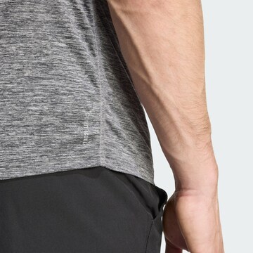 ADIDAS PERFORMANCE - Camiseta funcional 'Own The Run' en gris