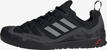 ADIDAS TERREX - Zapatos bajos 'Swift Solo Approach' en negro: frente