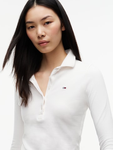 Tricou 'ESSENTIAL' de la Tommy Jeans pe alb