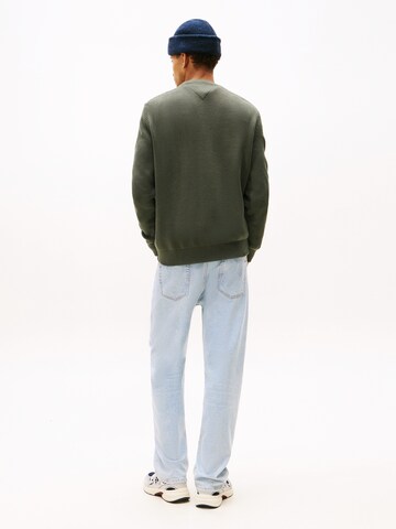 Pull-over 'ESS' Tommy Jeans en vert