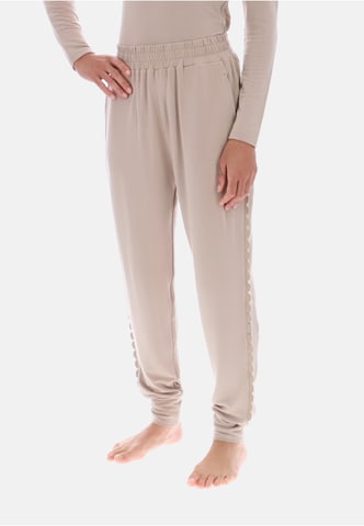 Effilé Pantalon Ted Baker en gris