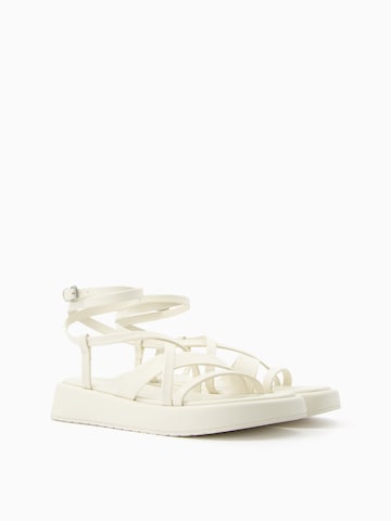 Bershka Sandalen met riem in Wit