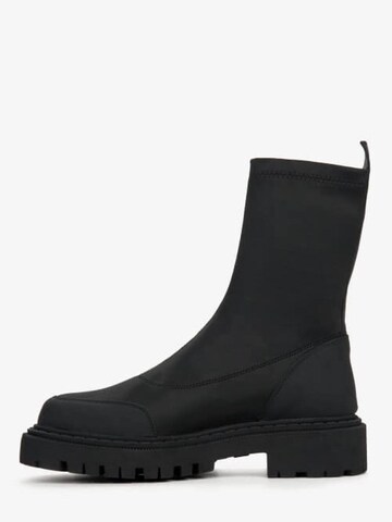 Estro Booties '09-2392' in Black