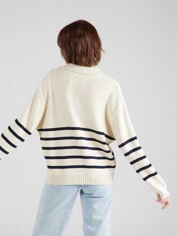 HOLLISTER Sweater in White