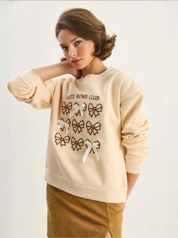 Felpa di Bianco Lucci in beige