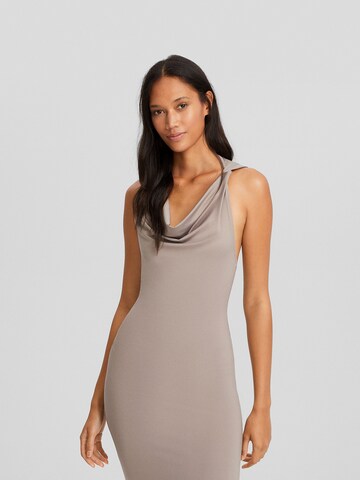 Bershka Jurk in Grijs: voorkant