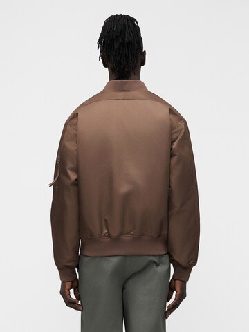 Calvin Klein Jeans Демисезонная куртка в Коричневый