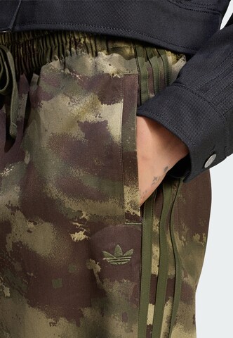 ADIDAS ORIGINALS Loose fit Trousers in Green
