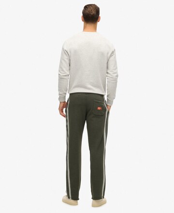 Loosefit Pantalon 'Essential' Superdry en vert