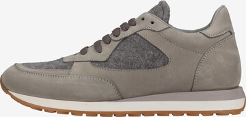 Sneaker bassa di Living Kitzbühel in grigio: frontale