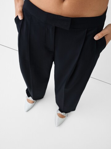 Bershka Wide leg Pleated Pants in Blue