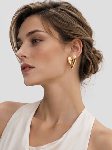 RteRme Earrings 'Haviva Earrings' in Gold: front