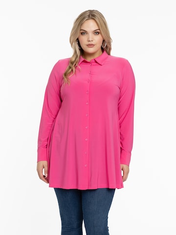 Yoek Blouse in Roze: voorkant