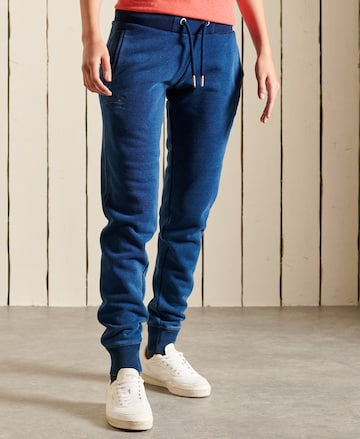 Superdry Tapered Broek in Blauw: voorkant