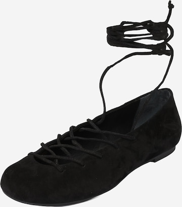 & Other Stories Remballerina i svart: framsida