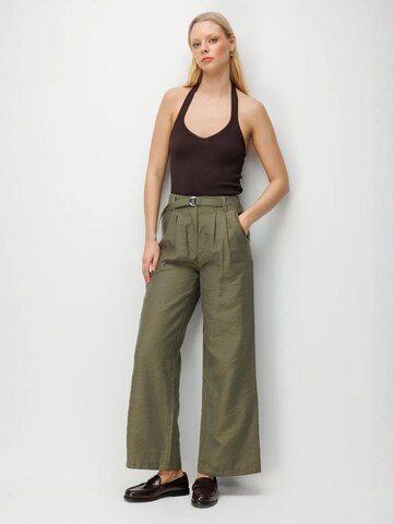 Wide leg Pantaloni con pieghe di MixRay in verde: frontale