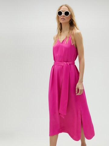 Lola Casademunt Kjole i pink: forside