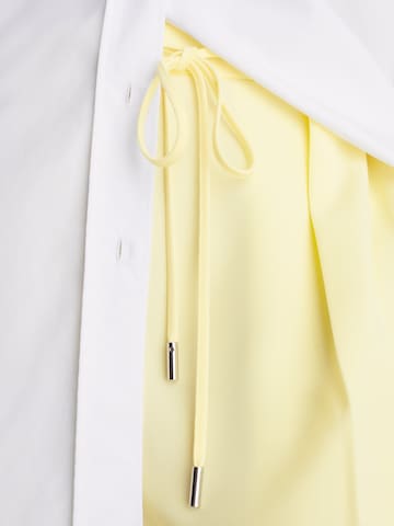 Calvin Klein Loose fit Pleated Pants in Yellow