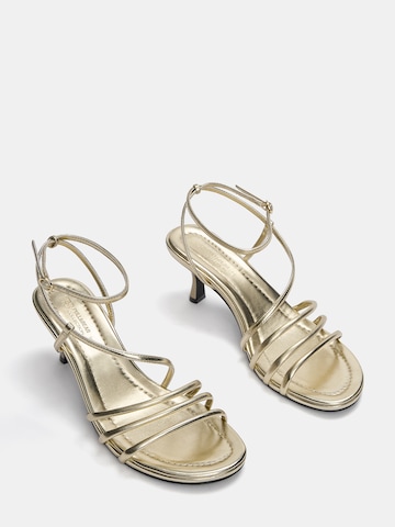 Pull&Bear Sandale in Gold
