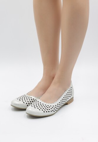 Usha Ballet Flats in White